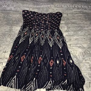 Short sleeveless dress